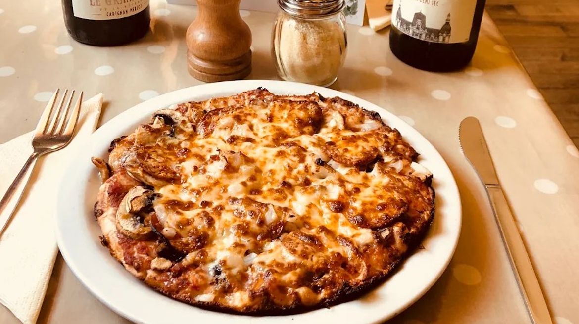 Mama's and Leonies