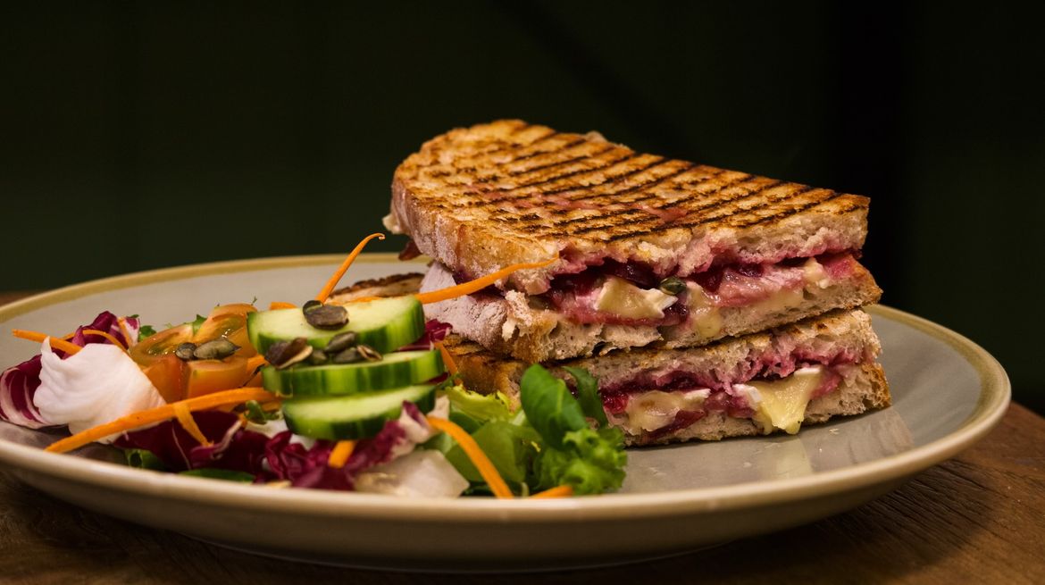 Arthur's Cafe and Bistro