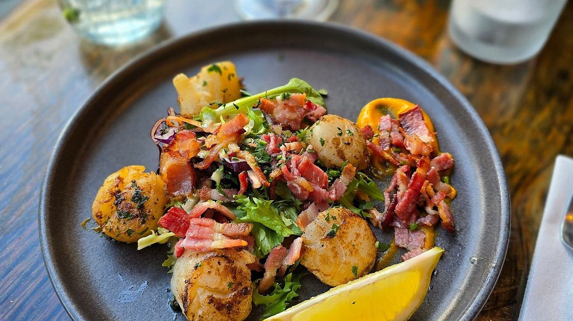 Park's Edge Bar & Kitchen