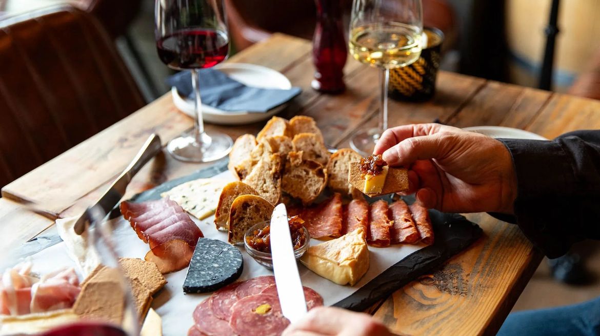 Cases Wine Bar