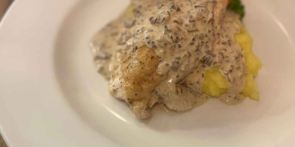 Caluzzi Cabaret: 50% off the first table of the night with First Table