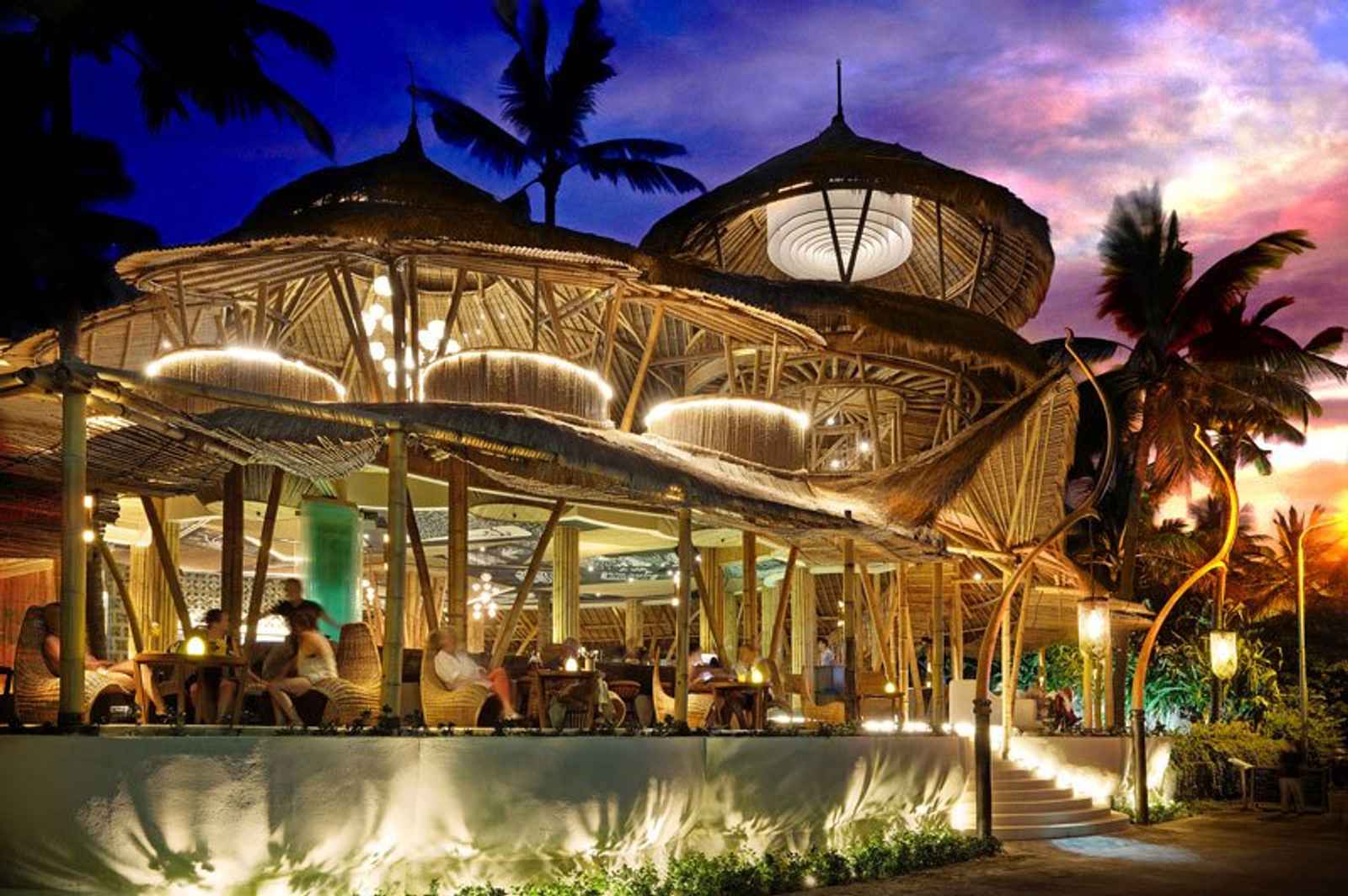 Azul Beach Club, beachside dining Bali, Bali beachside restaurants