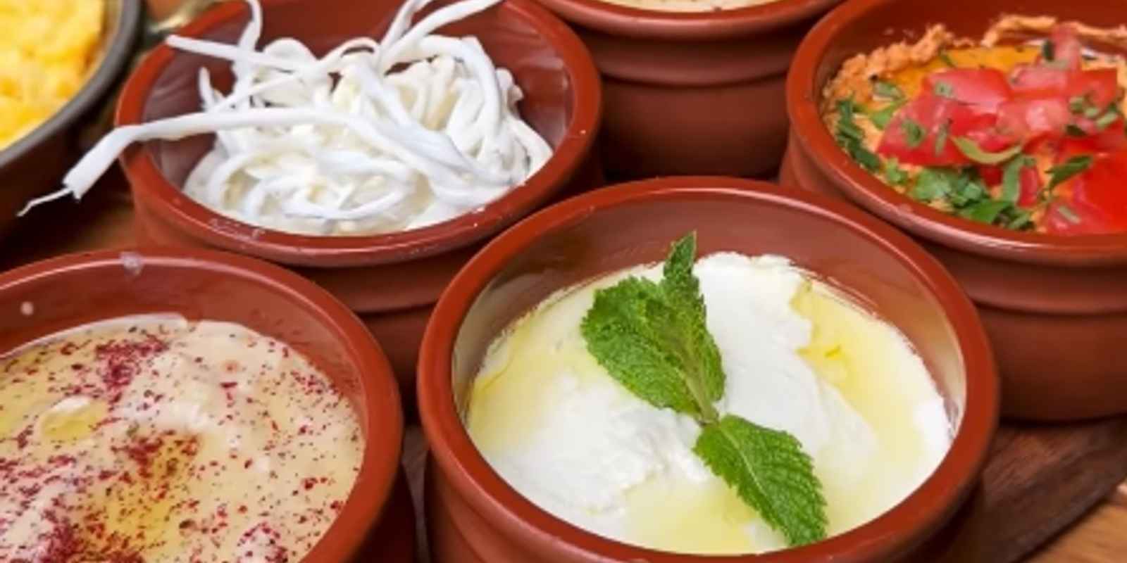 Raqwa Cafe & Bakery