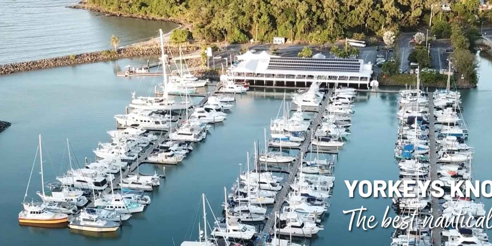 Boaties Bar & Grill at Yorkeys Knob Boating Club