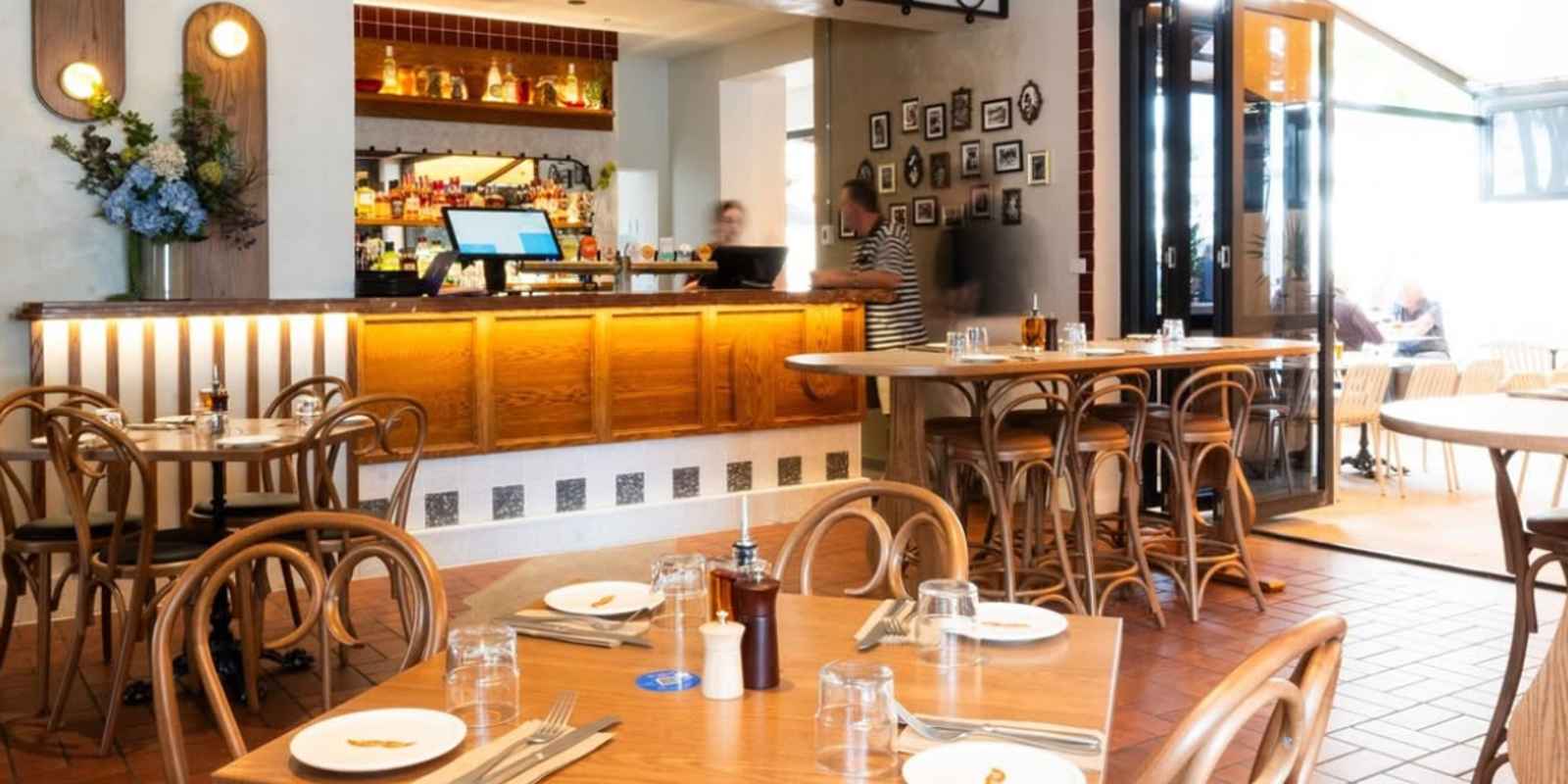 Signor Fox at the Albion Hotel