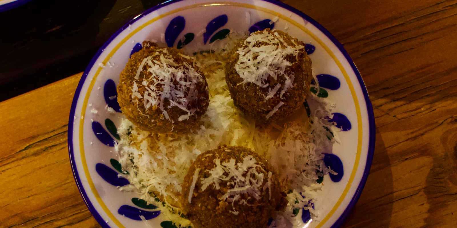 Holly's Bar & Kitchen