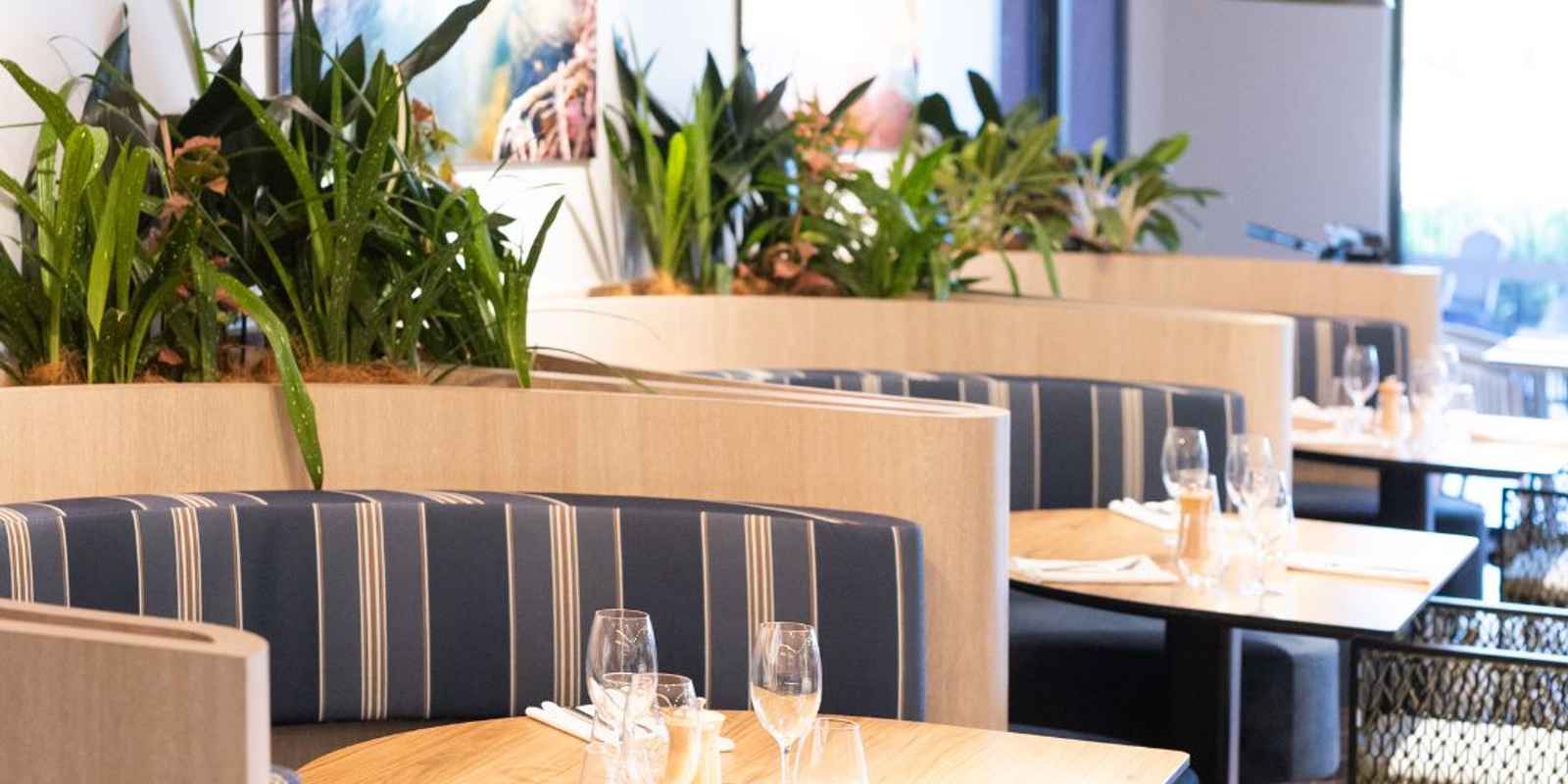 Poolhouse Bar & Kitchen