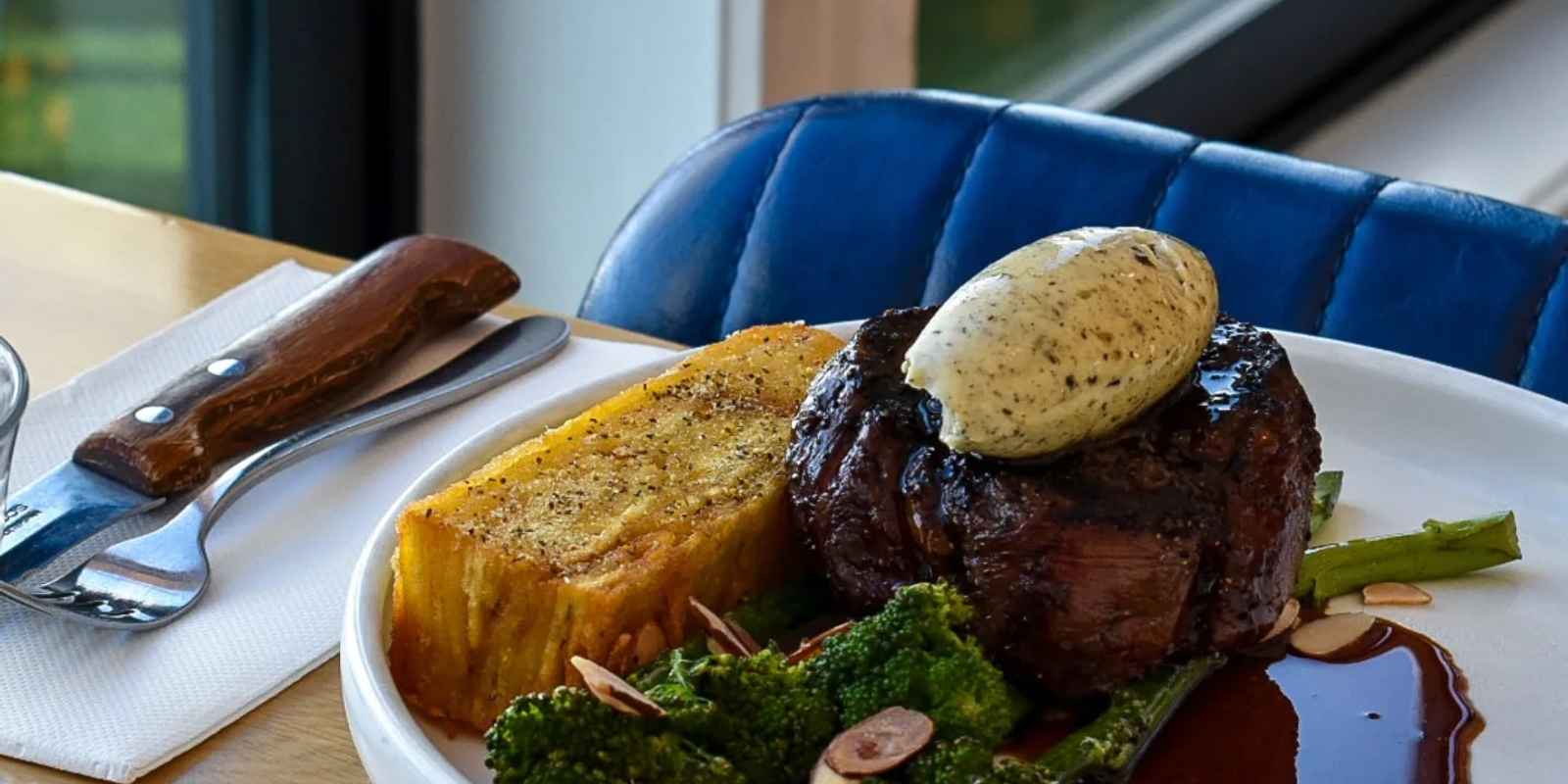 Coene's Bar & Eatery