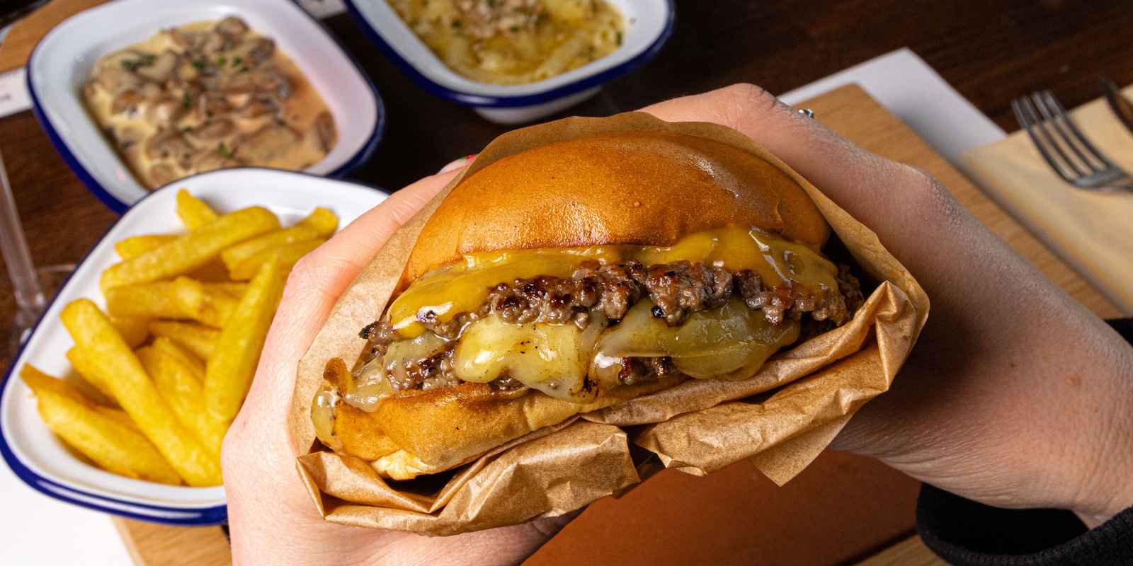 Estabulo Leeds The Light