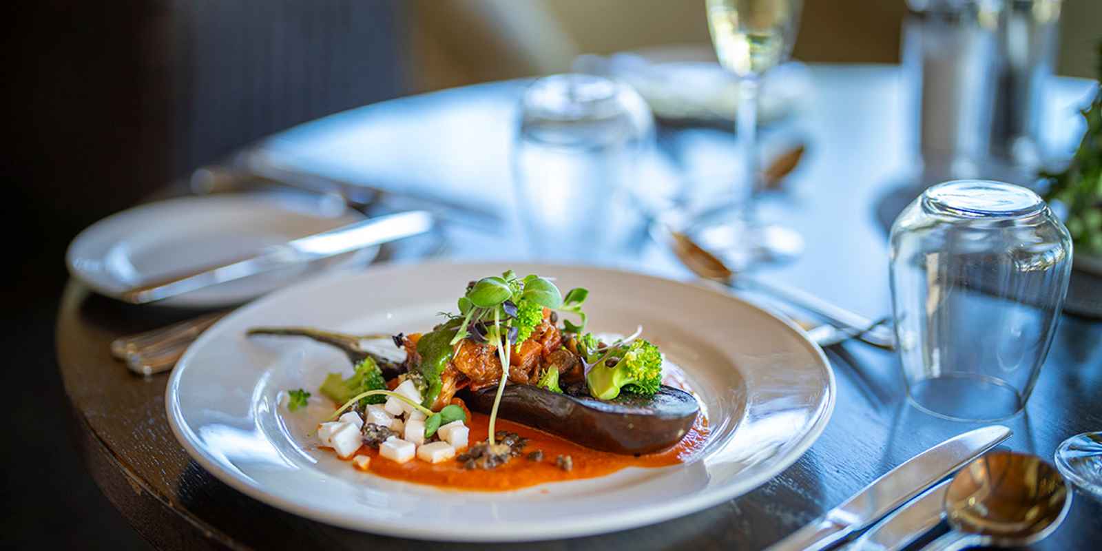 MacKinnon Restaurant & The Explorer Bar