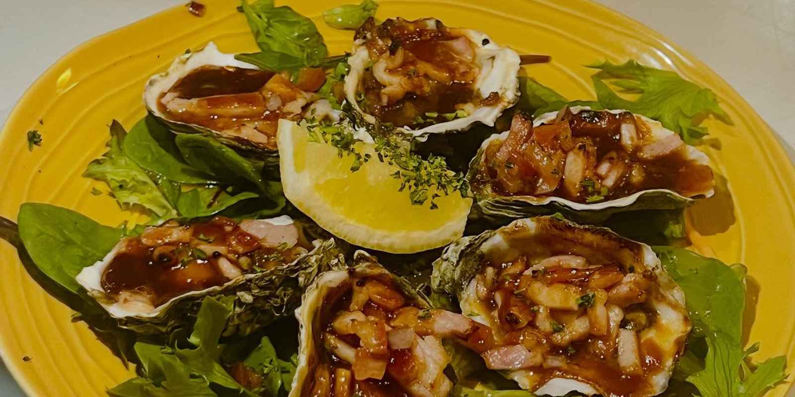 Akiras Cafe & Restaurant