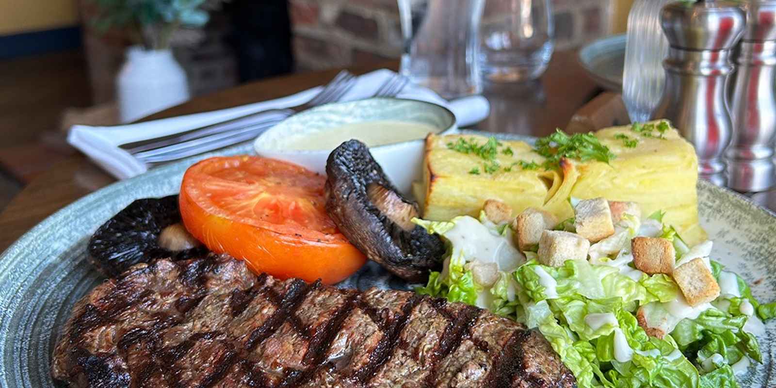 Kings Head - Acle Steak House