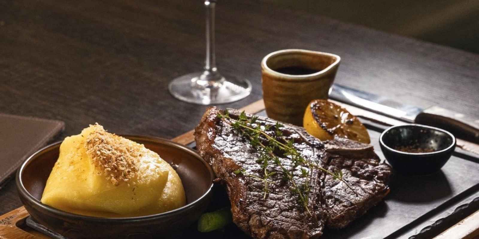 Six Acres Restaurant - Rydges Fortitude Valley