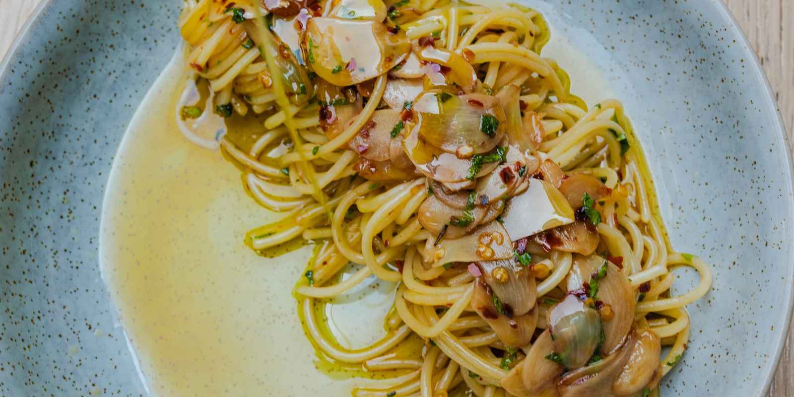 No.5 Restaurant & Bar