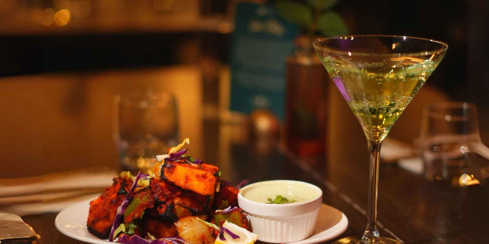 Vani's Kitchen (Restaurant & Bar)