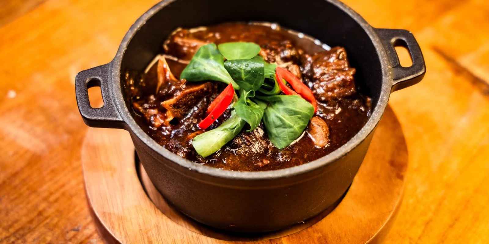 Jerk and Sizzle at Bank De Léon