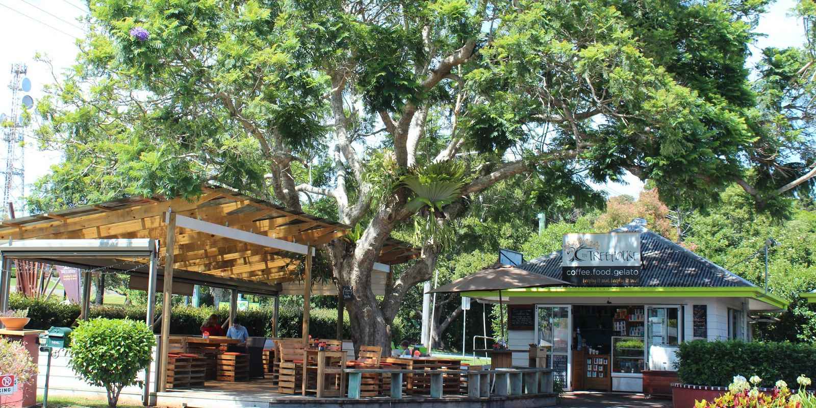 Tree House Cafe & Bar