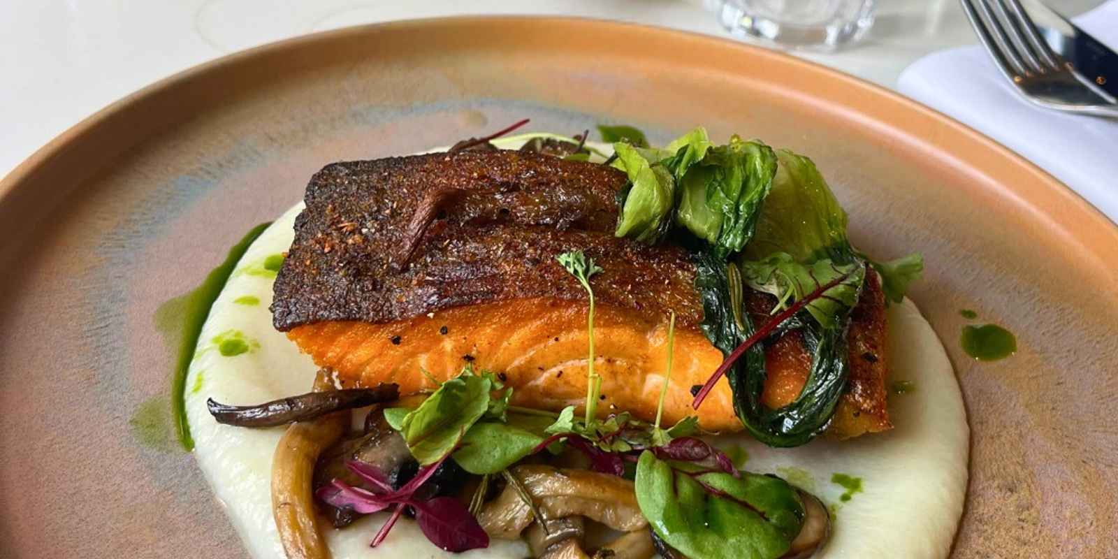 Square Grill Restaurant & Piano Bar