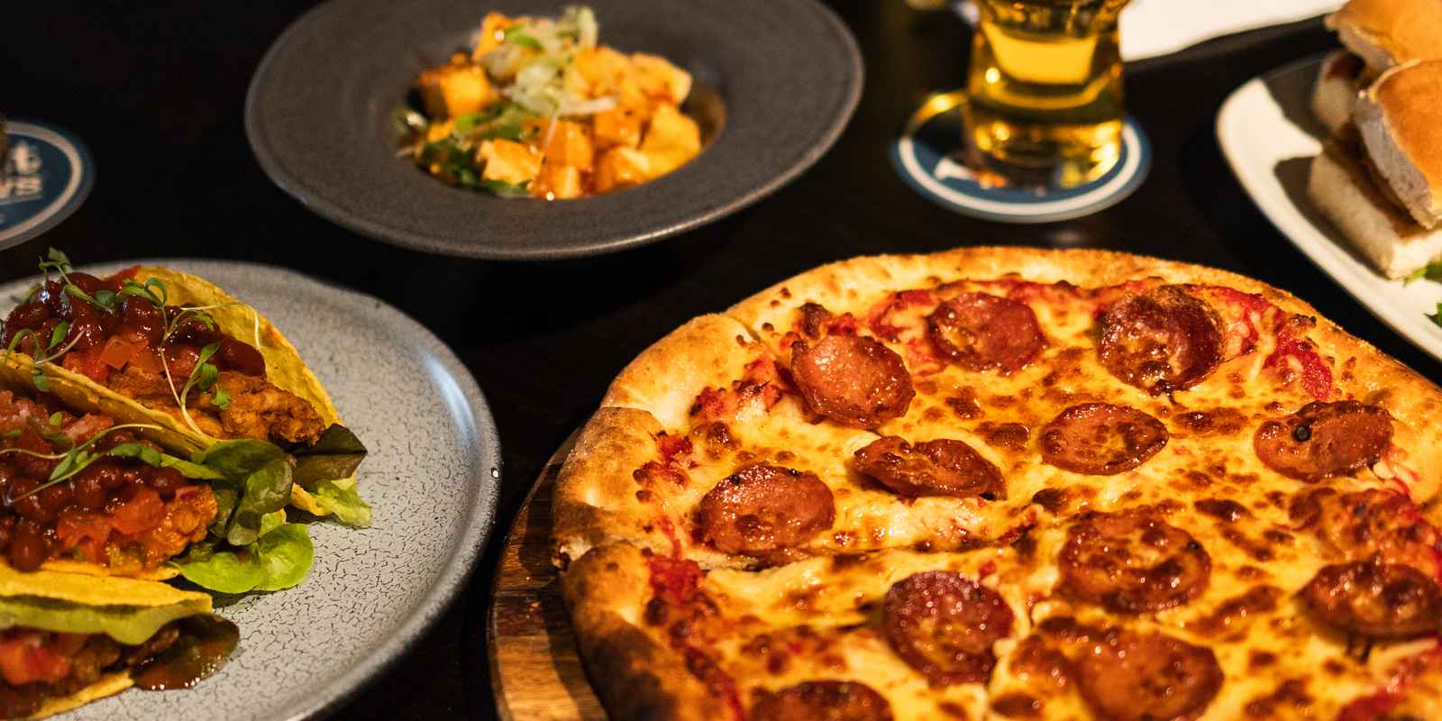 Queens Head Bar & Eatery