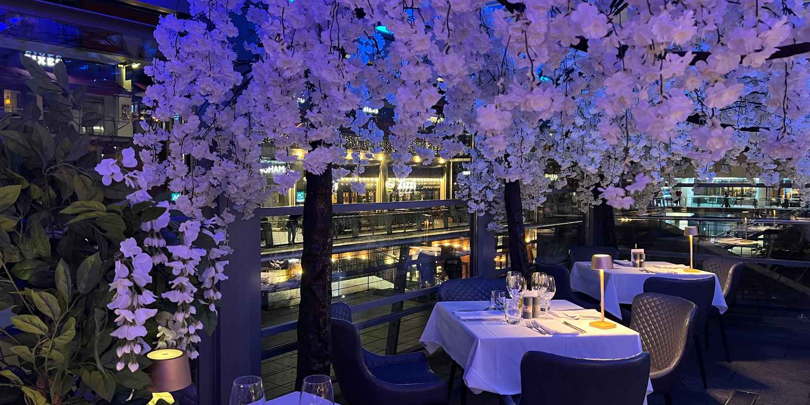 Lucarelli Restaurant Mailbox