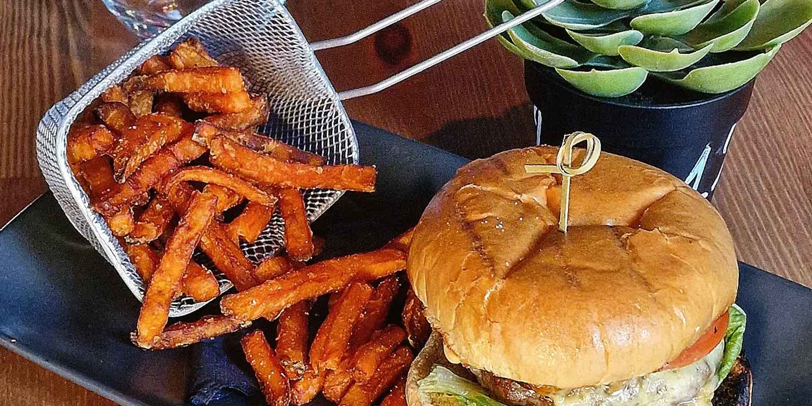Prive Bar Restaurant