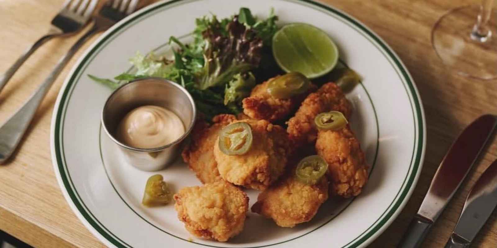 The Lounge Wine Bar at Porters