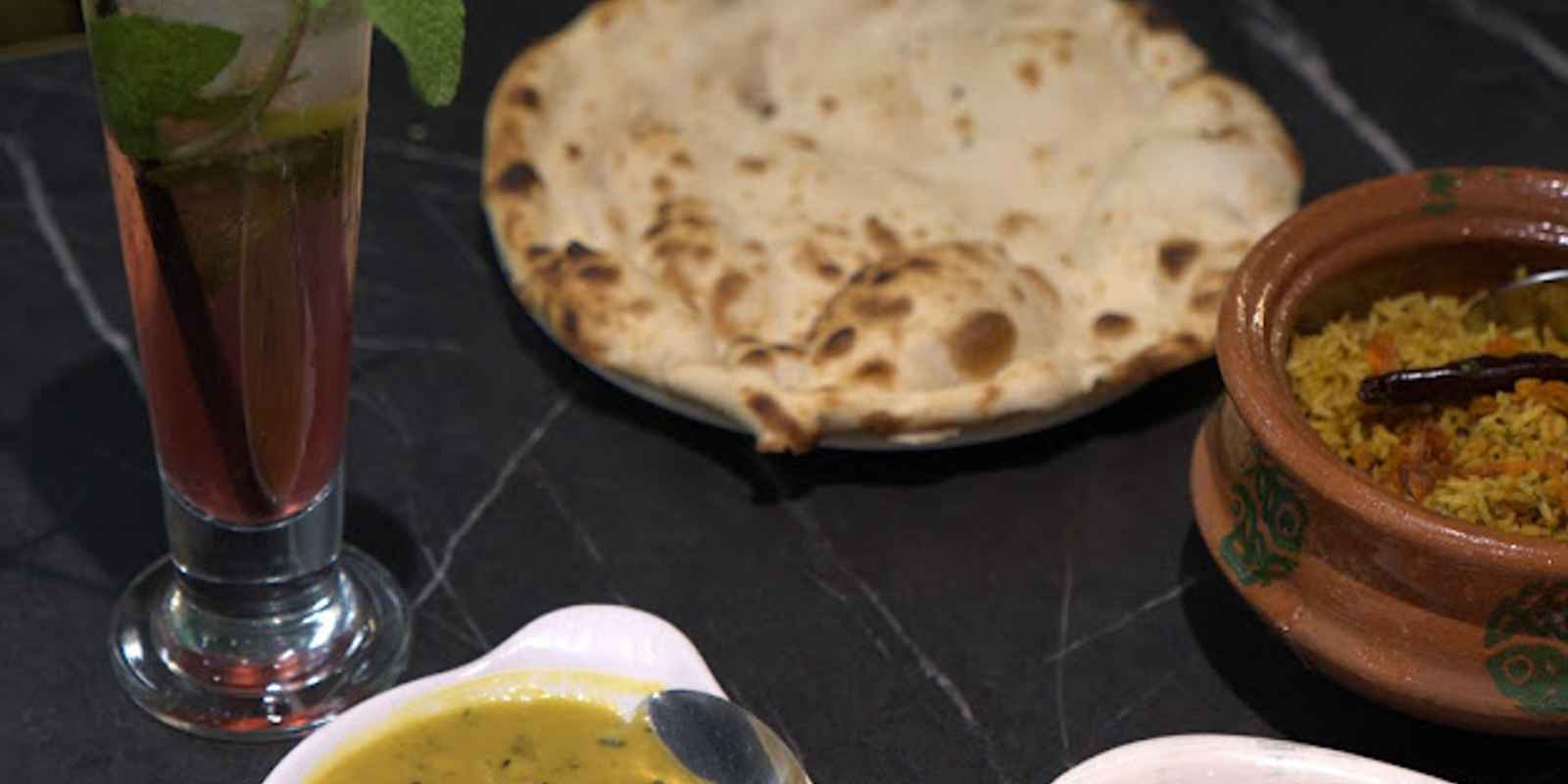 ZOYA Indian Lounge