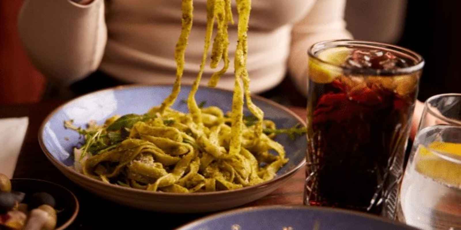 Archy's Bar & Lounge