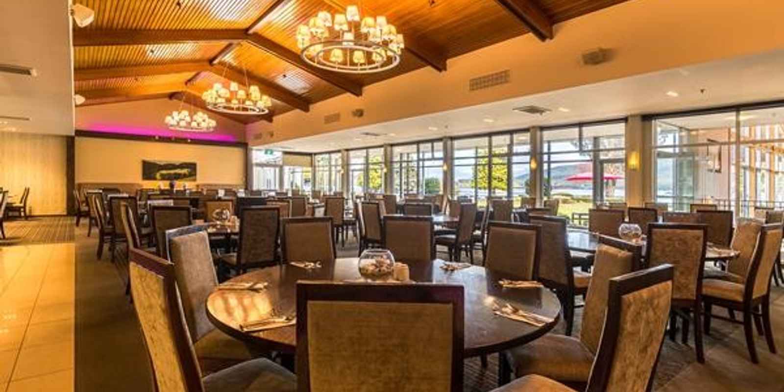 MacKinnon Restaurant & The Explorer Bar