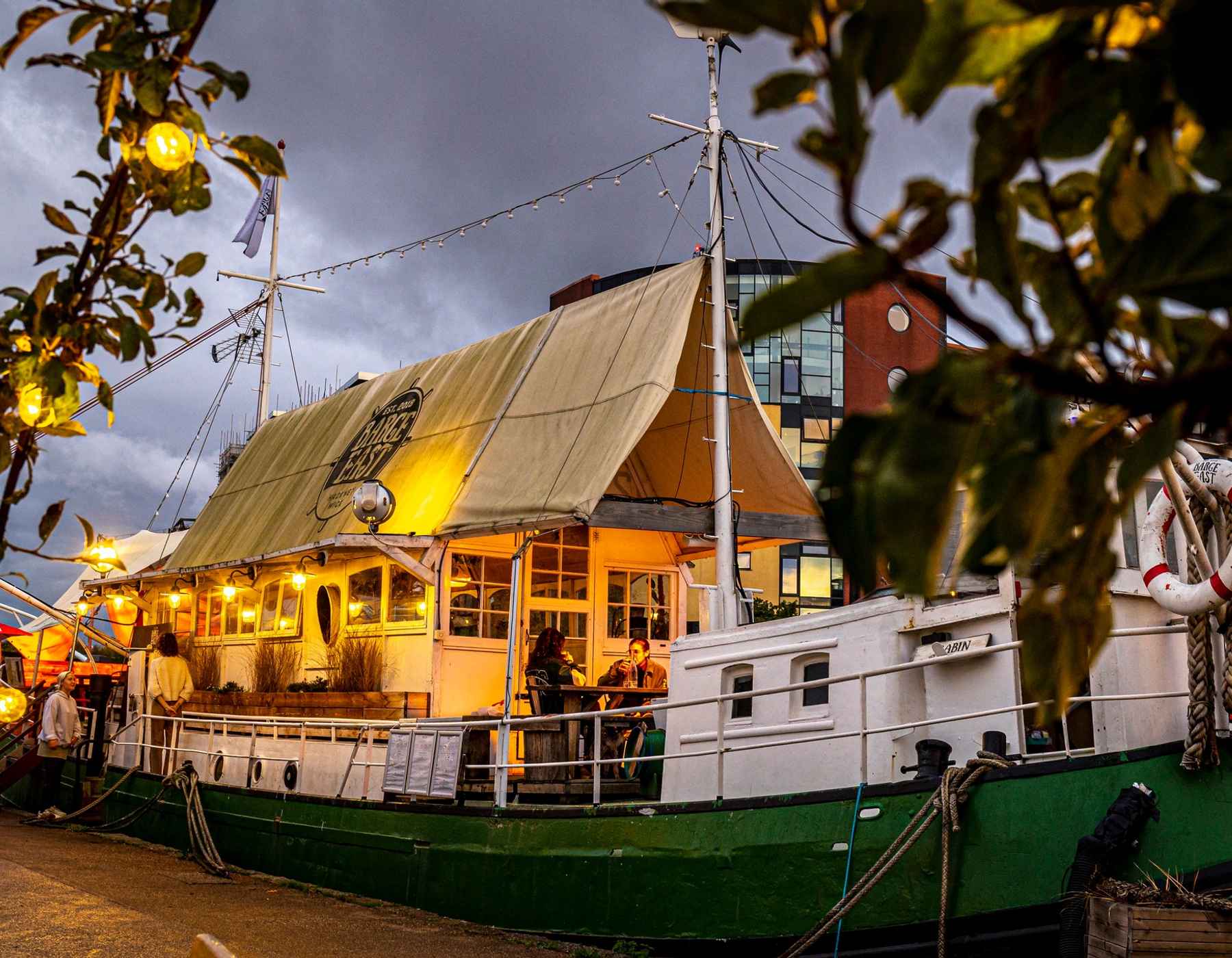 All aboard! WIN with Barge East and dine on the water 🥳