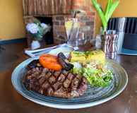 Kings Head - Acle Steak House