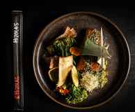 Hizola’s Kitchen & Bar