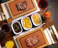 Estabulo Leeds The Light