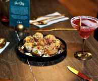 Vani's Kitchen (Restaurant & Bar)