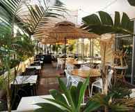 Palm Cove Cafe