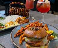 Mellow's Bar & Restaurant