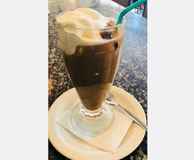 Mama's and Leonies