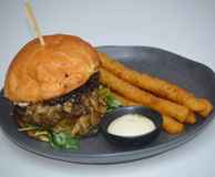 Etérna Café and Dine 24/7