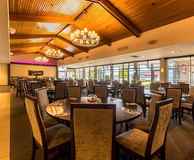 MacKinnon Restaurant & The Explorer Bar