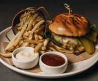 GIANTS Restaurant & Bar