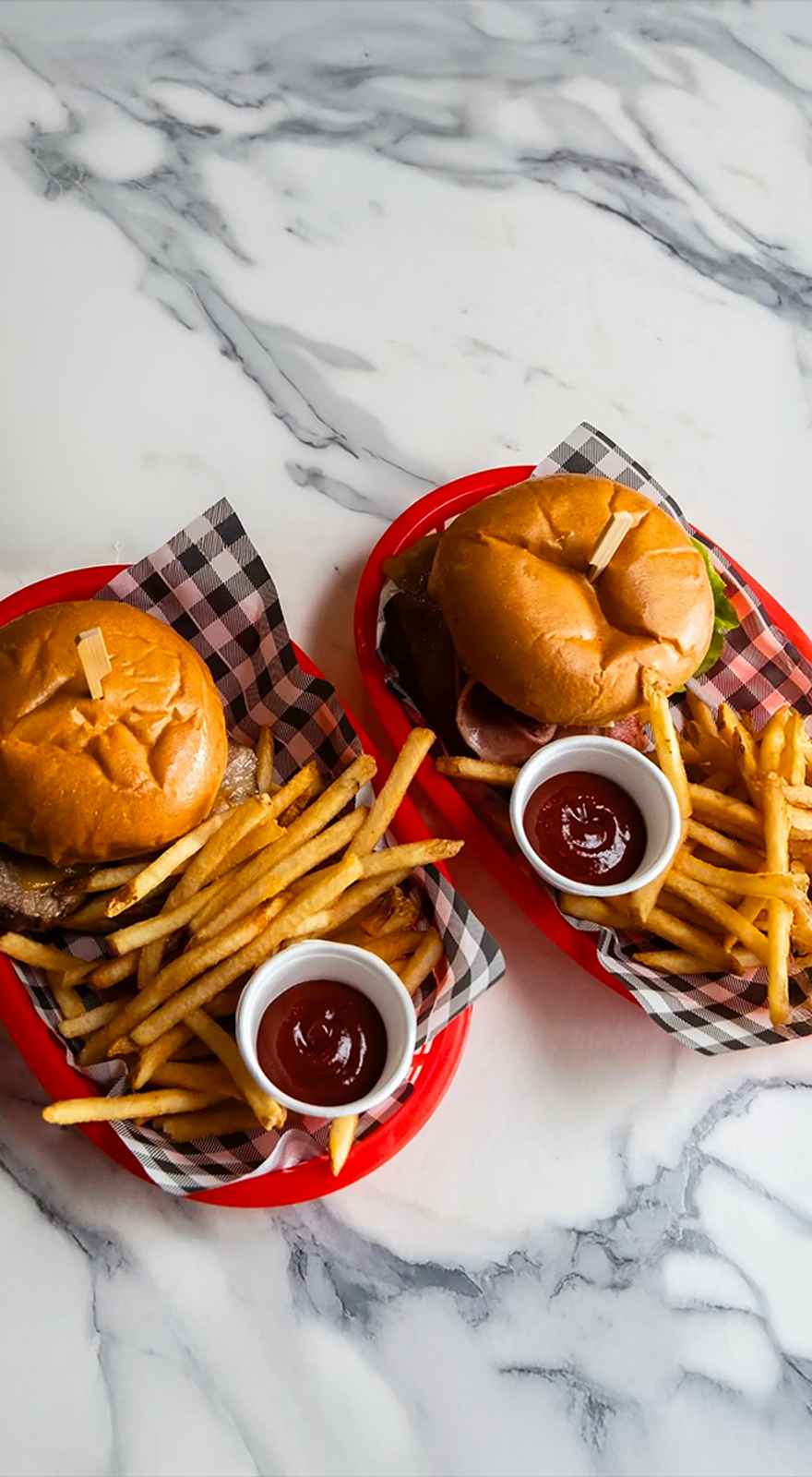 Carolina's Bar And Grill