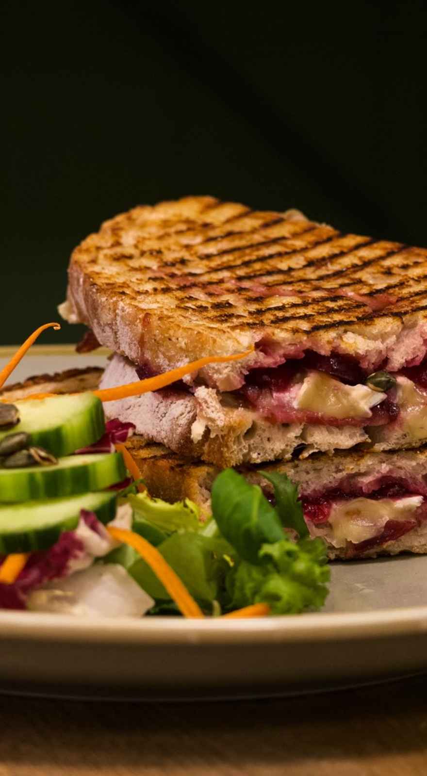 Arthur's Cafe and Bistro