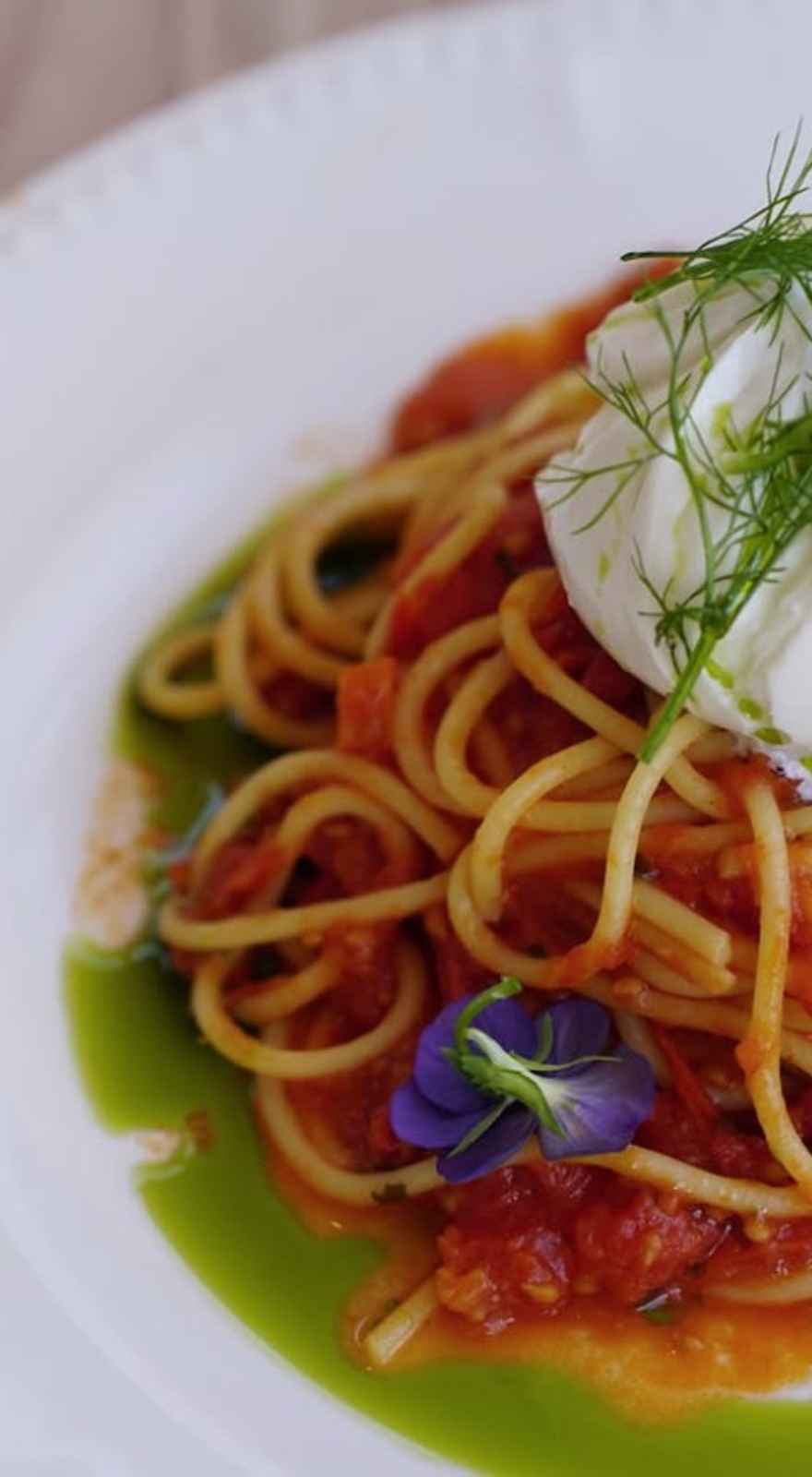 GiGi Bar Restaurant