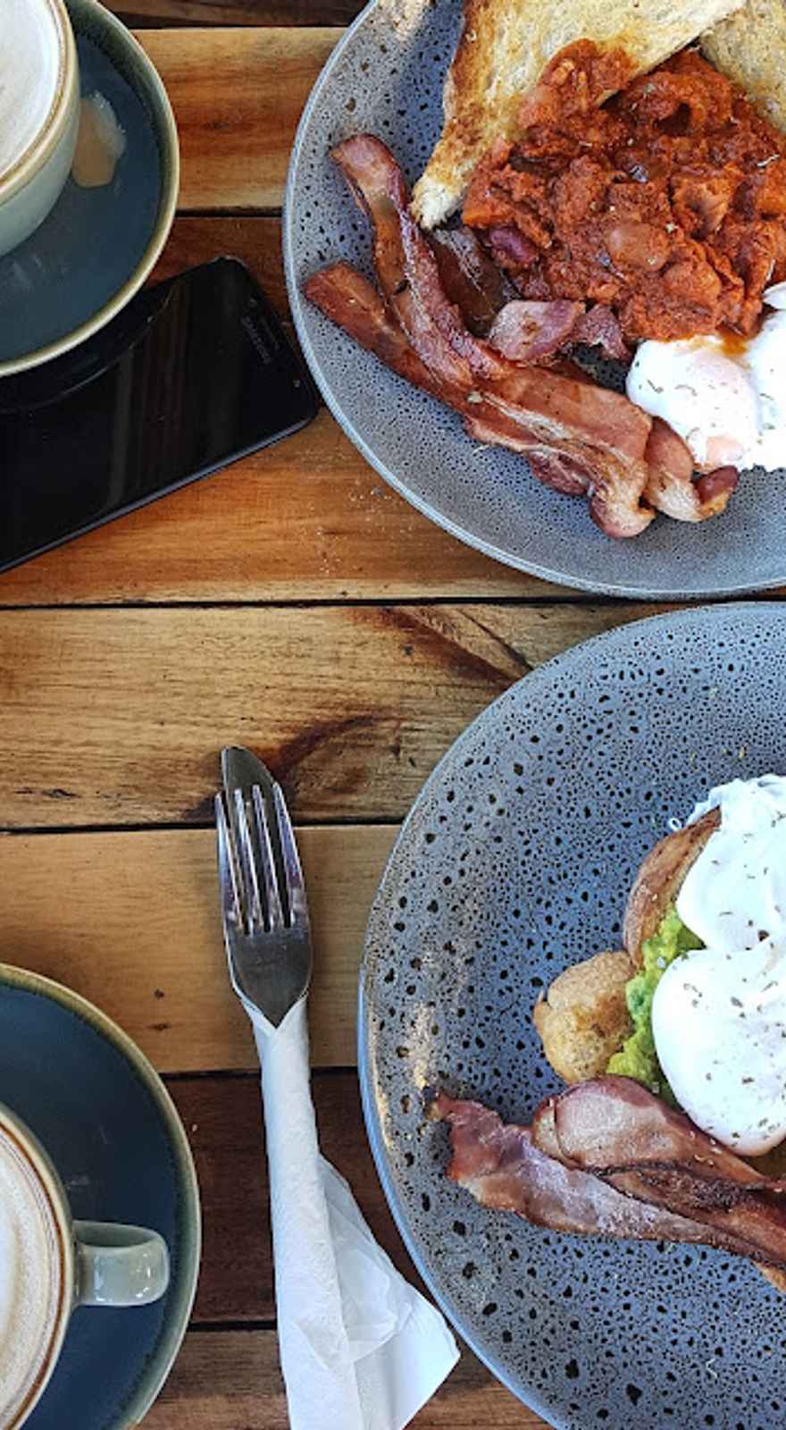 Tree House Cafe & Bar