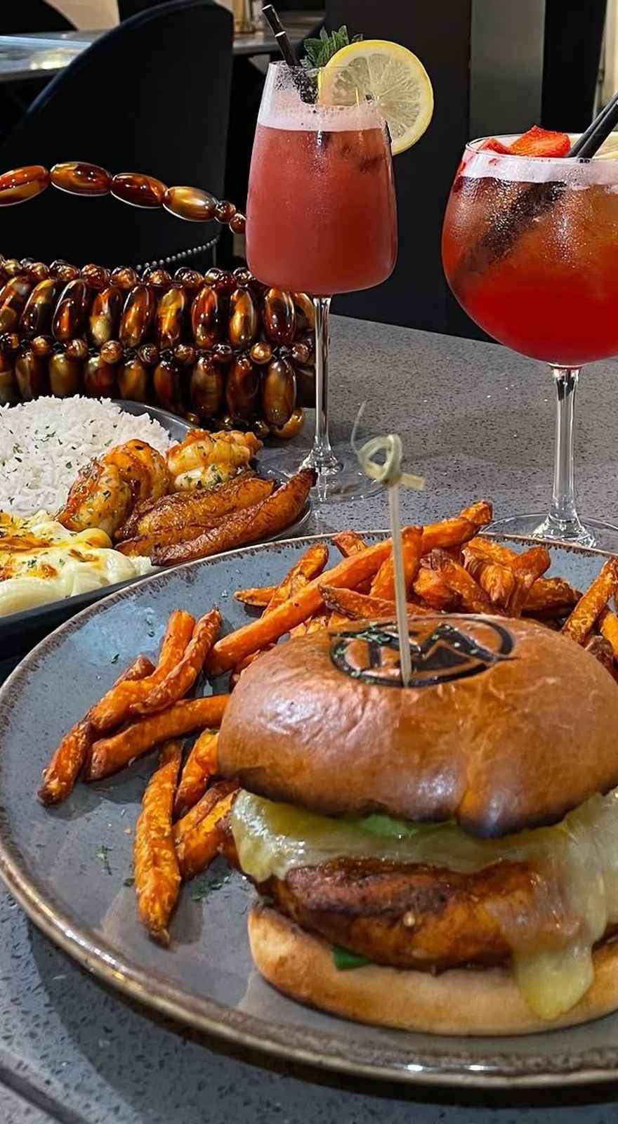 Mellow's Bar & Restaurant