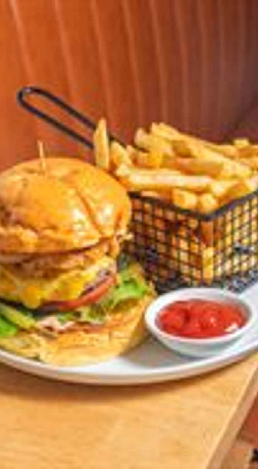 Averra Cafe & Diner