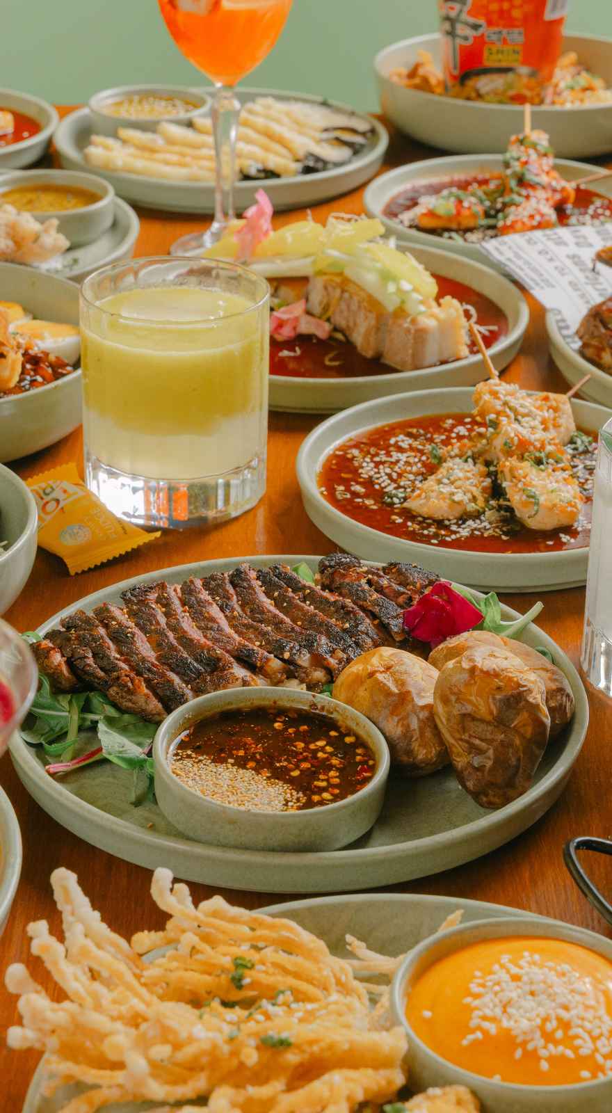 Henley's Cocktail Bar & Kitchen