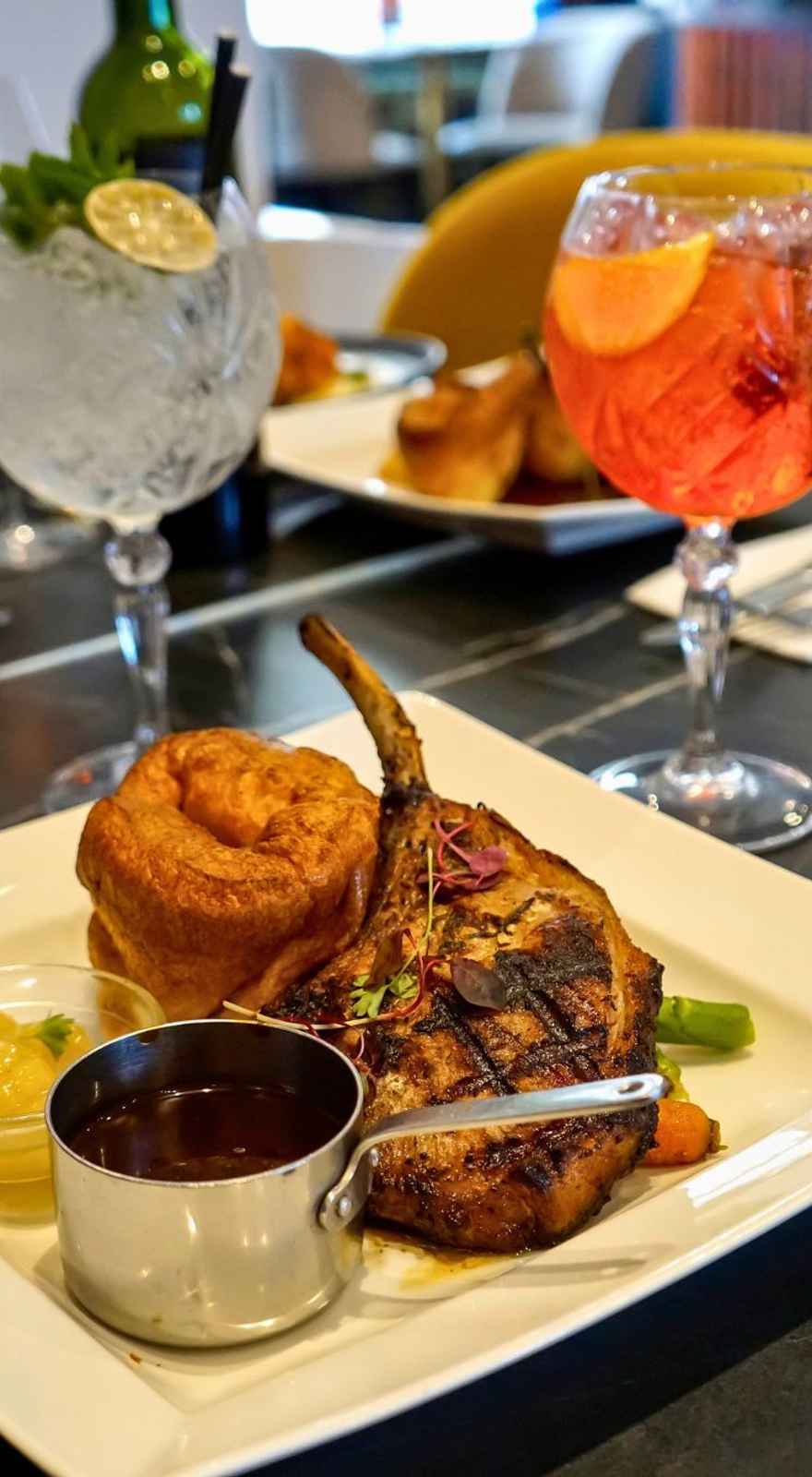 Square Grill Restaurant & Piano Bar