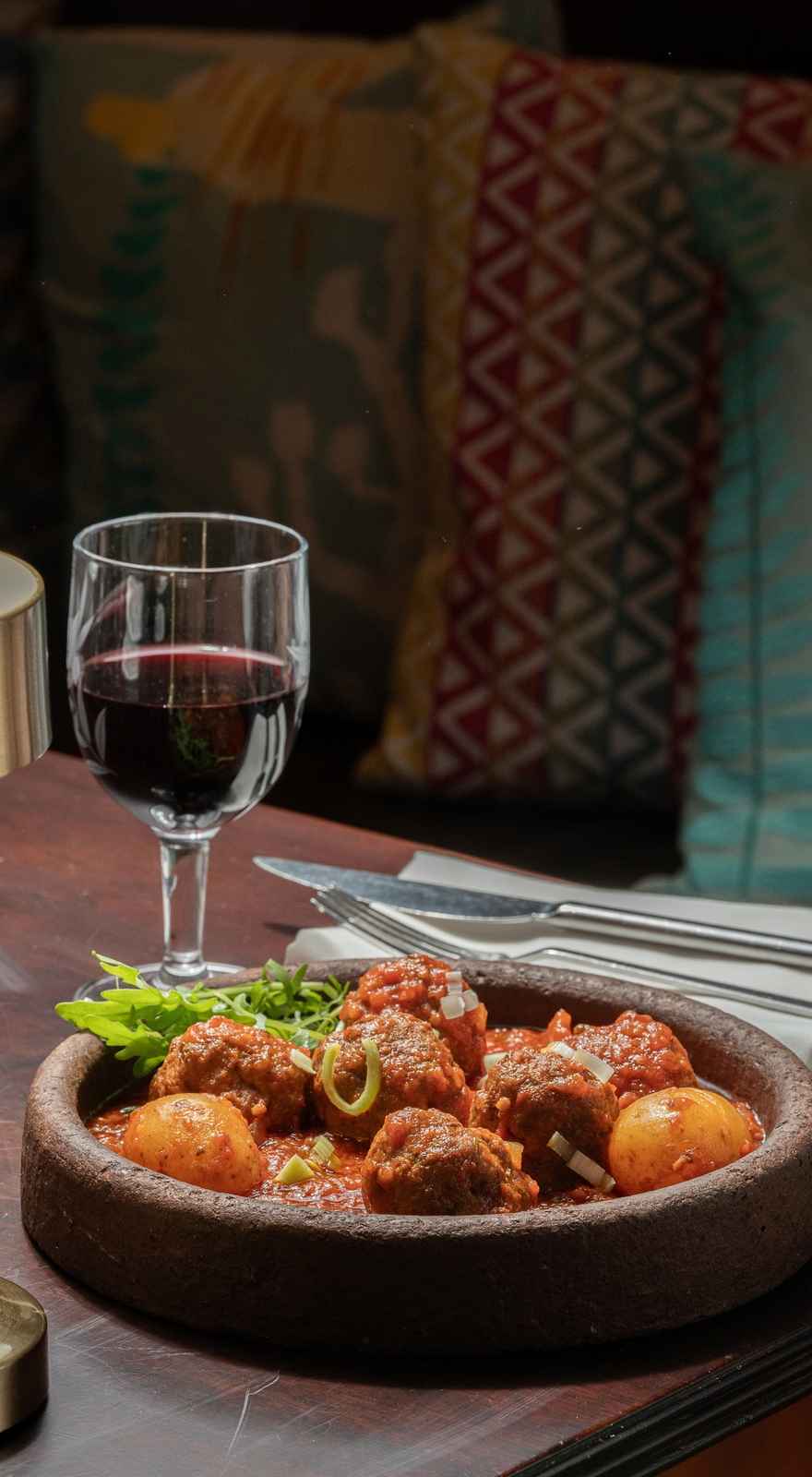 Hazev Restaurant Bar Cafe
