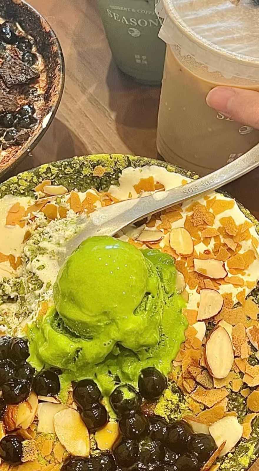 Seasons Dessert and Coffee